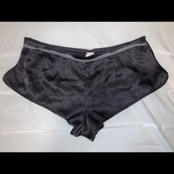 Victoria’s Secret Panties & Shorts Bundle - Picture 5 of 7